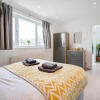 Отель Dwellers Delight Living Ltd Serviced Accommodation, Chigwell, London 3 bedroom House, Upto 7 Guests,, фото 5