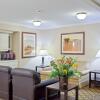 Отель Candlewood Suites Topeka West, an IHG Hotel, фото 4