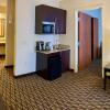 Отель Holiday Inn Express Hotel & Suites Edmond, an IHG Hotel, фото 2