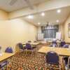 Отель Comfort Suites London, фото 10