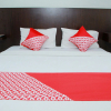 Отель OYO 1325 Grand Wisata Hotel, фото 2