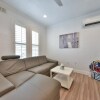 Отель A3 Modern Home Next to Beach Sleeps 4 With AC and Beach Essentials на пляже Newport Beach