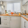 Отель 3-bed 5-6 Berth Modernised Bungalow!, фото 10