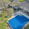 Отель Finns Beach Villa Canggu, фото 1