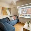 Отель Bright 1 Double bed Apartment Near Cabot Circus, фото 1