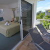 Отель Coolum Seaside Apartments, фото 6
