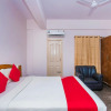 Отель OYO 17160 Rain Tree Comforts, фото 2