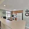 Отель Walk To Beach! Sunlit Getaway W/ Pools & Tennis 2 Bedroom Condo, фото 13