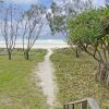 Отель Sentosa at Tugun Beachfront Holiday Home, фото 14