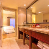 Отель K B M Resorts- Hkk-113 Gorgeous 2Bd With Expansive Private Garden Patio and Balcony!, фото 4