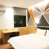 Отель 7 Days Premium Hotel Jatinegara, фото 22