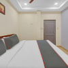 Отель Collection O G Silver Hotels Mount Road, фото 3