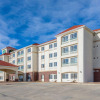 Отель La Quinta Inn & Suites by Wyndham Dodge City, фото 1