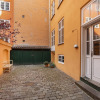 Отель Sanders Saint - Nice 1-bdr Apt by the Canals, фото 19