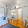 Отель Spacious Art Deco Apartment in Darlinghurst, фото 5