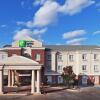 Отель Holiday Inn Express And Suites, an IHG Hotel, фото 1