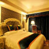 Отель Chengdu French Theme Gold Palace в Чэнду