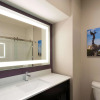 Отель La Quinta Inn & Suites by Wyndham Wichita Airport, фото 46