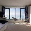 Отель The Sea House - Ultimate Seafront Living Sunsets, фото 8