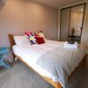 Отель Bright 2 Bedroom Home in East Auckland, фото 2