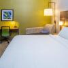 Отель Holiday Inn Express Hotel & Suites Roseville-Galleria Area, an IHG Hotel, фото 28