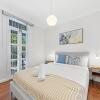 Отель KOZYGURU Redfern Lovely 2 Bedroom Terrace 1x FREE Parking NRE005, фото 2