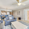 Отель Emerald Beach by Book That Condo, фото 35
