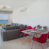 Отель one bedroom apartment in Fig tree bay, фото 5