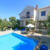 Отель Villa Tzina Large Private Pool Walk to Beach A C Wifi Car Not Required - 1604, фото 25