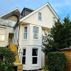 Отель Private Two Bedroom Residence in Southbourne - Private Parking - Off the High Street - Minutes Away , фото 18