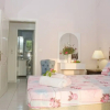 Отель Stylish Flat Romantic Sunsets 300M To The Beach, фото 2