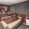 Отель Hideaway, 1 Bedroom, Wood Burning Stove, Midtown, Sleeps 3, фото 5