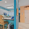 Отель Surf And Turf At Cedars East 2 Bedroom Townhouse by RedAwning, фото 25