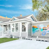 Отель Shorty s Bungalow Dog-friendly w Private Hot Tub, фото 17