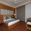 Отель Oyo 10824 Hotel Star Suites в Нью-Дели