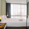 Отель Prime Location and Luxury 2BR The Empyreal Apartment, фото 14