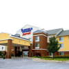 Отель Fairfield Inn & Suites by Marriott Fairmont, фото 1