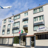Отель Manhattan Inn Airport, фото 1