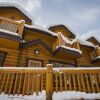 Отель Castle Mountain Chalets, фото 19