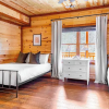 Отель Daybreak by Avantstay Sleeps 18 Cabin + Pool/spa, фото 25