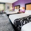 Отель La Quinta Inn & Suites by Wyndham DFW Airport West - Bedford, фото 36