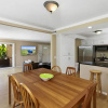 Отель Newport Beach Bungalow, фото 19