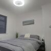 Отель Immaculate 3-bed House in Hull, фото 5