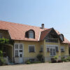 Отель Mika Vendégház в Бюкфюрдо