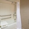 Отель Holiday Inn Express & Suites Bloomington - MPLS Arpt Area W, an IHG Hotel, фото 34