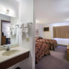 Отель Rodeway Inn Gateway to Medora T-Roosevelt & Makoshika State Park, фото 25
