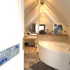 Отель La Porte Bleue : Guest house Cosy & Jaccuzi, фото 4