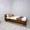 Отель SPOT ON 91325 Pondok Hijau Guest House Syariah, фото 4