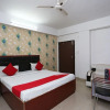 Отель OYO 24694 Hotel Satya Inn, фото 2