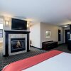 Отель Holiday Inn Express & Suites Green Bay East, an IHG Hotel, фото 35